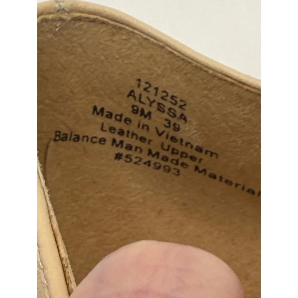 Michael‎ Shannon Alyssa Flats Women 9 Beige d'Orsay Pointed Toe Leather Preppy